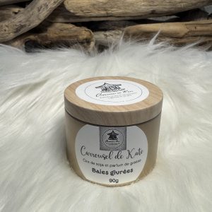 Bougie parfumée « boîte or et bois « +/- 90g