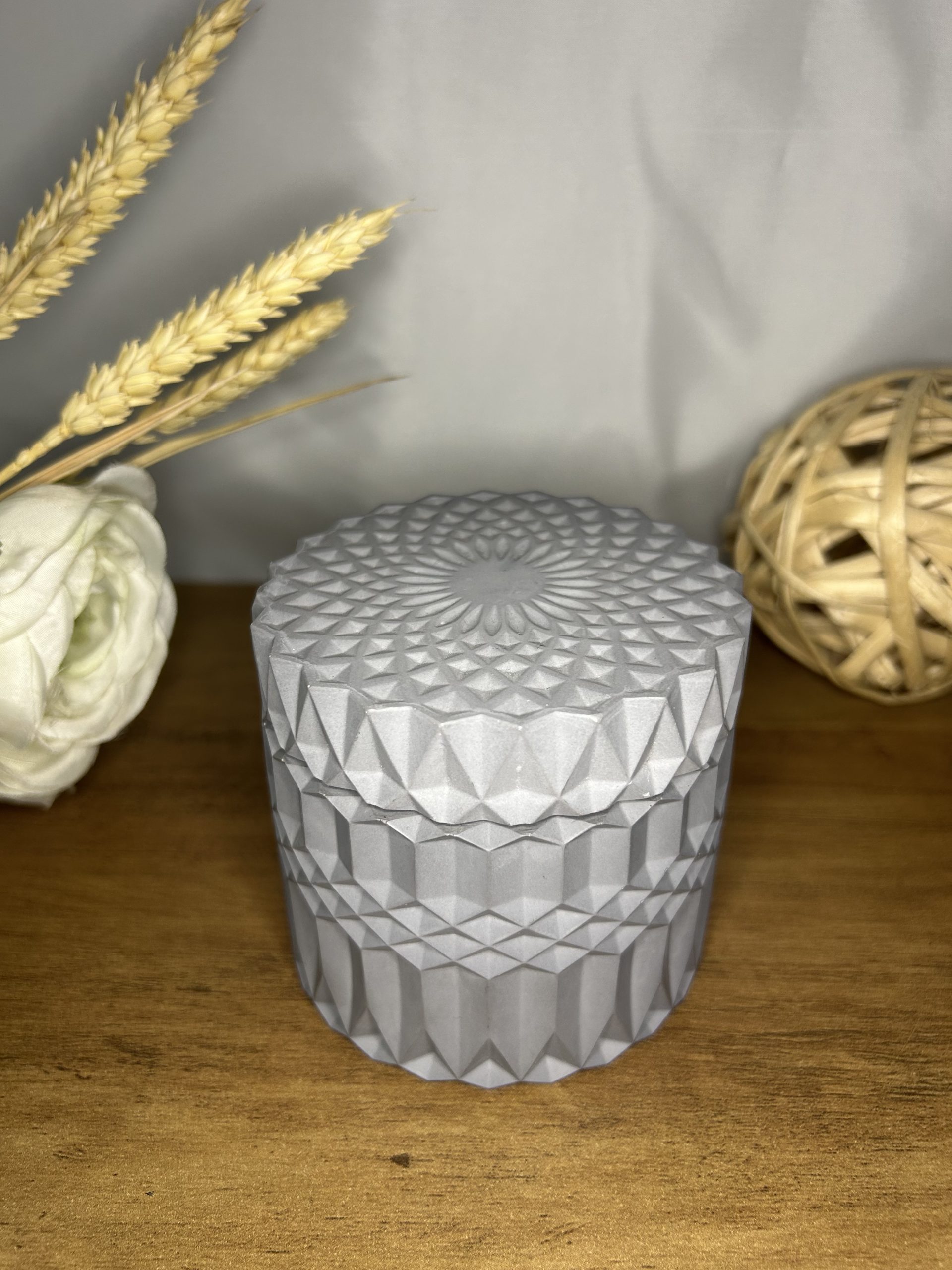 Bougie parfumée Mandala - couleur grise – Image 2