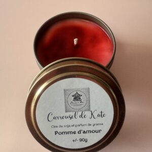 Bougie parfumée – boîte or «pomme d’amour »