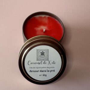 Bougie parfumée – boîte or «amour dans le pré « 